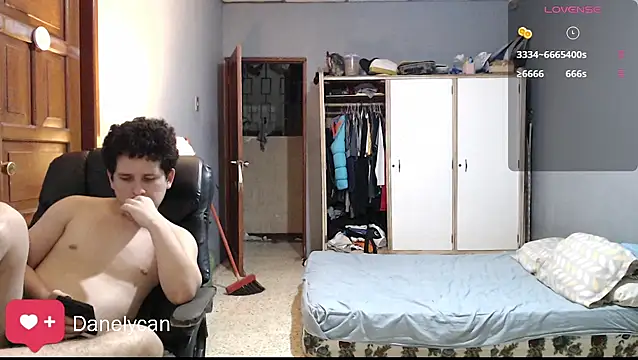 DanelyLopez online show from 05-13-26, 01:03