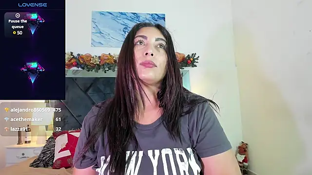 Lauralove 69 online show from 12-12-24, 01:53