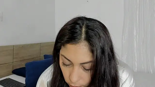 Lauralove 69 online show from 05-23-26, 09:30