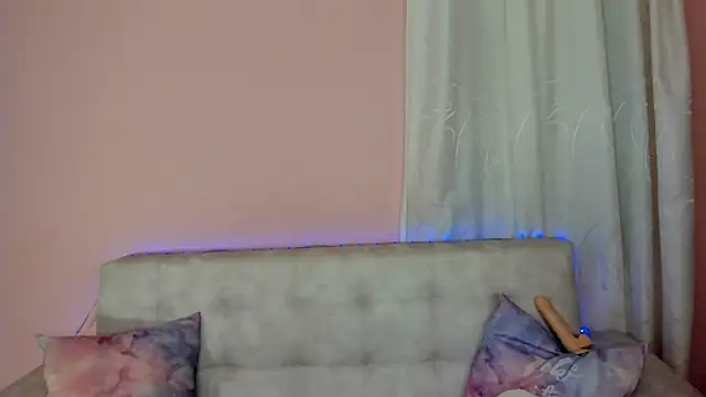 tinysara online show from 03-15-25, 04:43