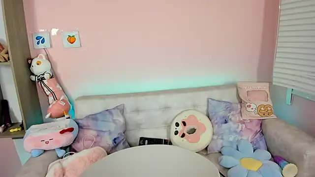 tinysara online show from 09-25-25, 04:32