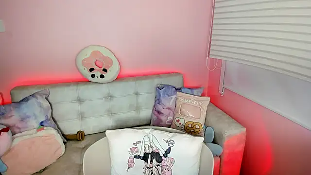 tinysara online show from 05-29-26, 04:27