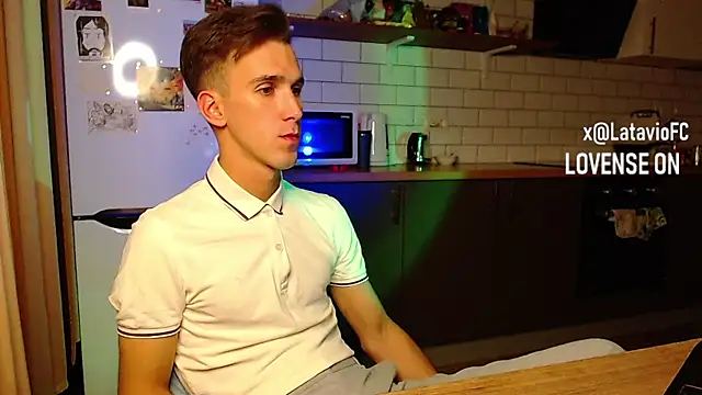 Midnighter  online show from 09-18-25, 01:51