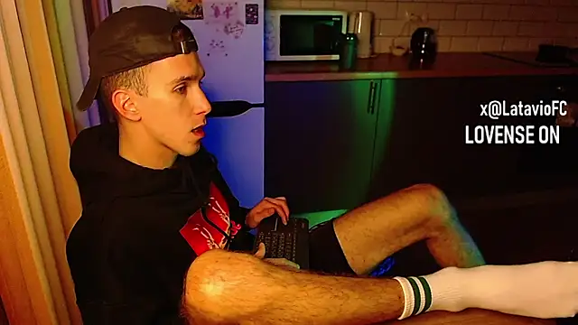 Midnighter  online show from 09-28-25, 03:23