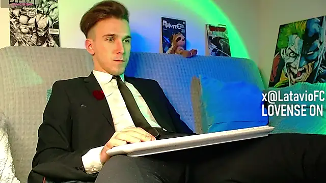 Midnighter  online show from 04-15-26, 10:21