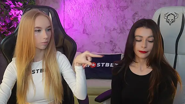 Amelia Blaze online show from 12-24-24, 11:44