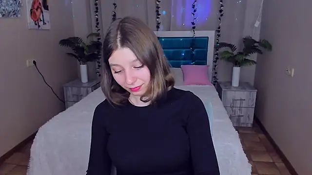 Snapshot of RinaMoore chatting on 02-20-25, 02:35 RinaMoore online show from 02-20-25, 02:35