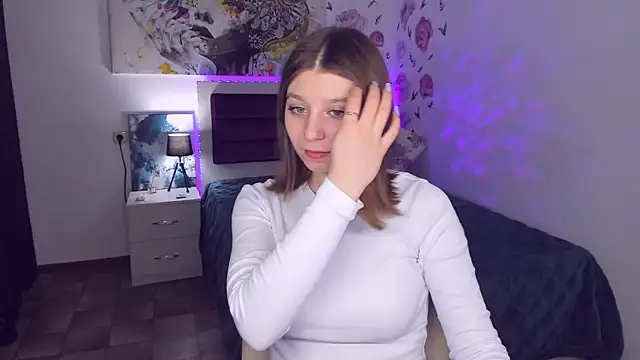 Snapshot of RinaMoore chatting on 03-22-25, 11:21 RinaMoore online show from 03-22-25, 11:21