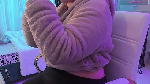 scarlet miller1 online show from 11-10-25, 12:26