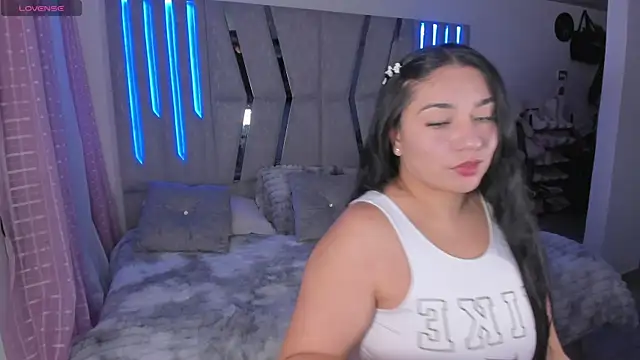 Snapshot of scarlet_miller1 chatting on 06-25-26, 10:47 scarlet miller1 online show from 06-25-26, 10:47