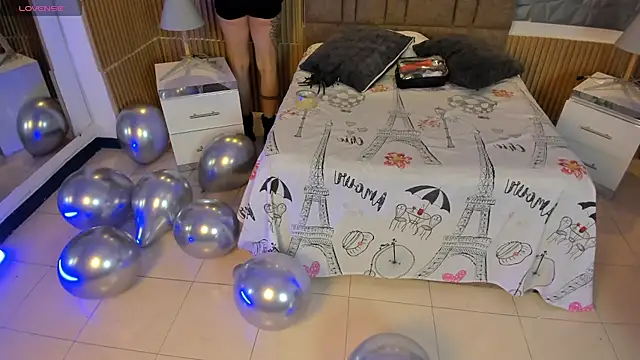 charlottewhitte online show from 10-31-25, 12:28