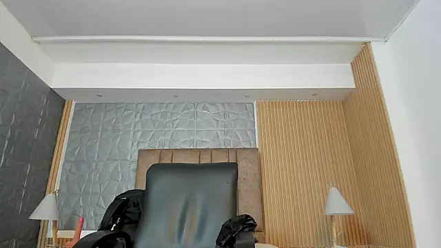 charlottewhitte online show from 04-15-26, 10:55