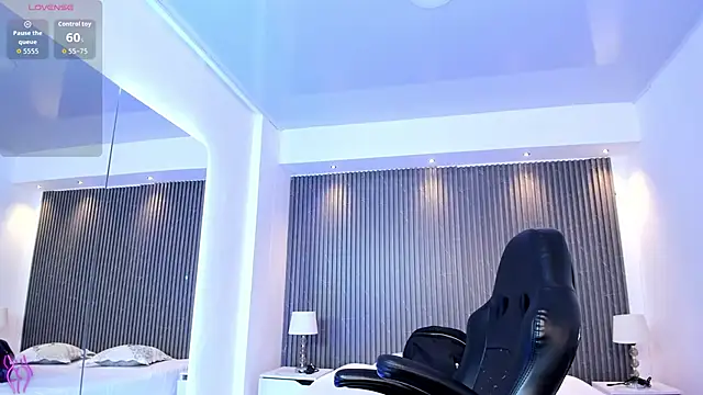 charlottewhitte online show from 05-11-26, 04:04