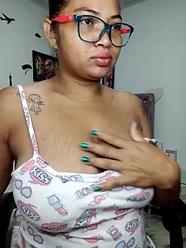 Snapshot of chalohott chatting on 04-19-26, 11:31 chalohott online show from 04-19-26, 11:31