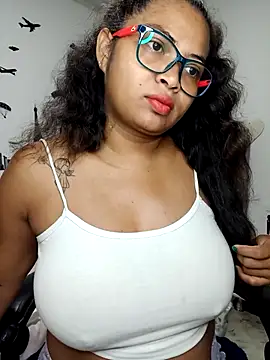 Snapshot of chalohott chatting on 04-23-26, 10:36 chalohott online show from 04-23-26, 10:36
