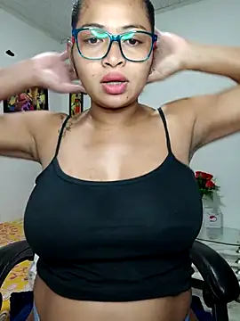 Snapshot of chalohott chatting on 05-13-26, 11:07 chalohott online show from 05-13-26, 11:07