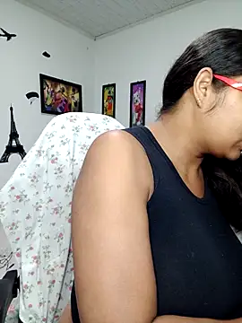 Snapshot of chalohott chatting on 05-19-26, 10:32 chalohott online show from 05-19-26, 10:32