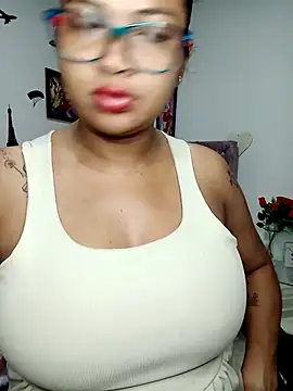Snapshot of chalohott chatting on 06-13-26, 10:35 chalohott online show from 06-13-26, 10:35