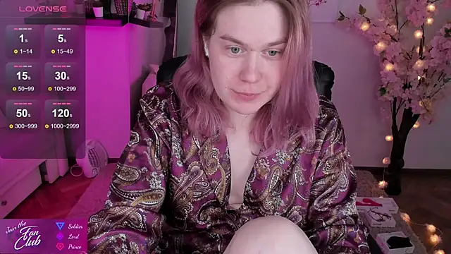 Snapshot of Nancy_Sun_ chatting on 12-05-24, 02:33 Nancy Sun online show from 12-05-24, 02:33