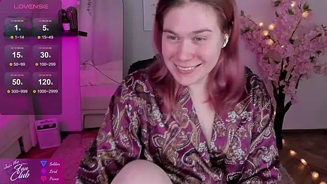Snapshot of Nancy_Sun_ chatting on 12-17-24, 02:22 Nancy Sun online show from 12-17-24, 02:22