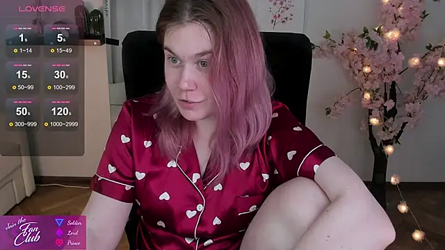 Snapshot of Nancy_Sun_ chatting on 01-30-25, 02:36 Nancy Sun online show from 01-30-25, 02:36