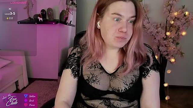 Snapshot of Nancy_Sun_ chatting on 03-22-25, 02:58 Nancy Sun online show from 03-22-25, 02:58