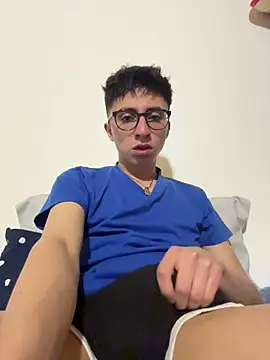 CamiRojas boy online show from 12-22-25, 04:31