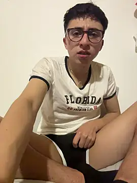 CamiRojas boy online show from 03-17-26, 03:44