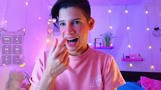 Ariel Femboy  online show from 10-09-25, 03:04