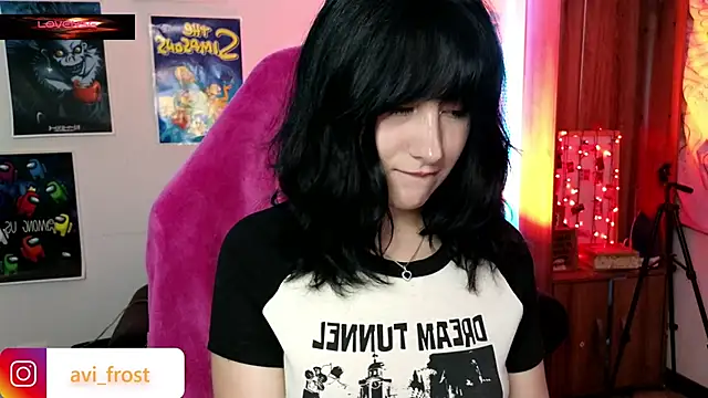 Snapshot of avi_frost chatting on 01-10-25, 10:06 avi frost online show from 01-10-25, 10:06