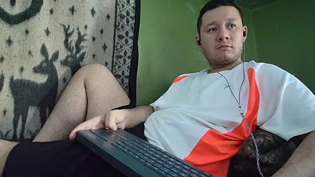 Snapshot of sweet_cock28 chatting on 04-23-26, 03:25 sweet cock28 online show from 04-23-26, 03:25