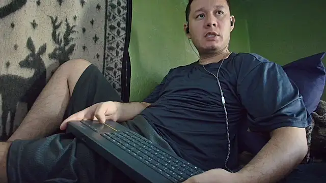Snapshot of sweet_cock28 chatting on 04-28-26, 03:06 sweet cock28 online show from 04-28-26, 03:06