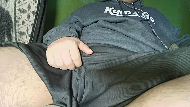 Snapshot of sweet_cock28 chatting on 05-13-26, 04:21 sweet cock28 online show from 05-13-26, 04:21