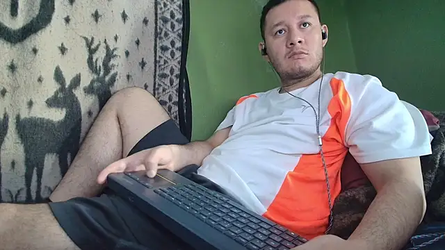 Snapshot of sweet_cock28 chatting on 05-15-26, 03:30 sweet cock28 online show from 05-15-26, 03:30