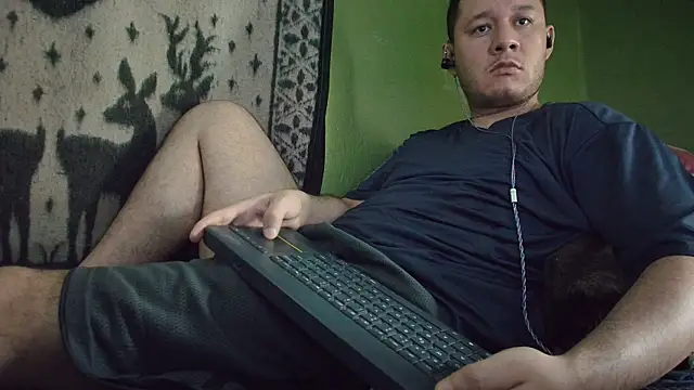 Snapshot of sweet_cock28 chatting on 05-22-26, 03:06 sweet cock28 online show from 05-22-26, 03:06