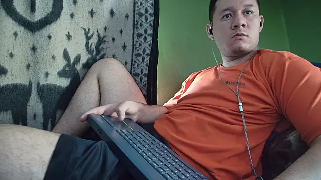Snapshot of sweet_cock28 chatting on 05-26-26, 03:19 sweet cock28 online show from 05-26-26, 03:19