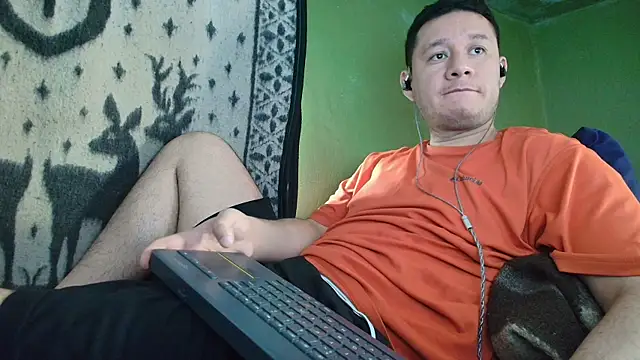Snapshot of sweet_cock28 chatting on 05-27-26, 03:09 sweet cock28 online show from 05-27-26, 03:09