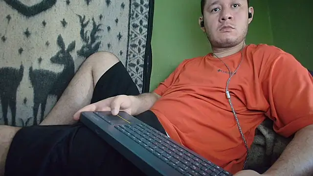 Snapshot of sweet_cock28 chatting on 05-28-26, 03:09 sweet cock28 online show from 05-28-26, 03:09