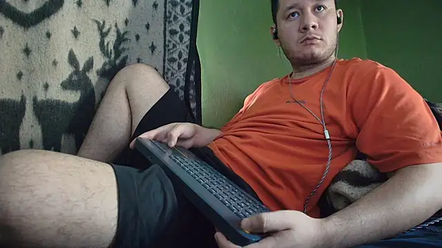 Snapshot of sweet_cock28 chatting on 05-30-26, 03:09 sweet cock28 online show from 05-30-26, 03:09