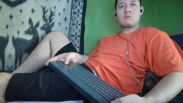 Snapshot of sweet_cock28 chatting on 06-01-26, 03:03 sweet cock28 online show from 06-01-26, 03:03