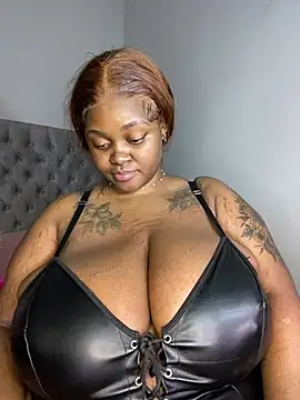 Snapshot of Yung-Missy chatting on 02-22-25, 09:37 Yung-Missy online show from 02-22-25, 09:37