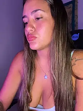 Snapshot of fenixgre chatting on 10-15-25, 09:15 fenixgre online show from 10-15-25, 09:15