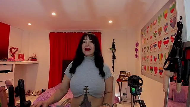 Sarah teiku online show from 05-25-26, 06:25
