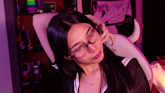 Snapshot of amber_yull chatting on 06-20-26, 01:19 amber yull online show from 06-20-26, 01:19