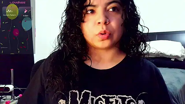 kimmiakiss22 online show from 11-25-25, 07:03