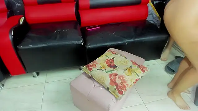 hot-threesome online show from 02-05-26, 11:37