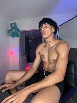 Snapshot of mike_casseano chatting on 11-08-25, 04:45 mike casseano online show from 11-08-25, 04:45