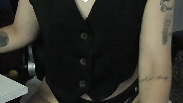 natasha logan  online show from 11-09-25, 04:00