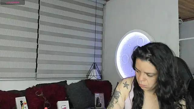 Snapshot of natasha_logan_ chatting on 06-20-26, 04:04 natasha logan online show from 06-20-26, 04:04