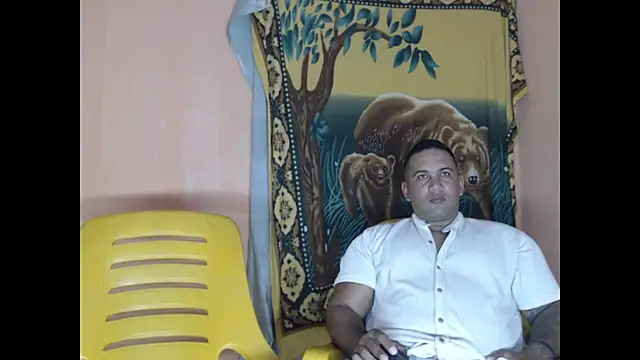 Snapshot of lover_1994 chatting on 06-25-26, 09:47 lover 1994 online show from 06-25-26, 09:47